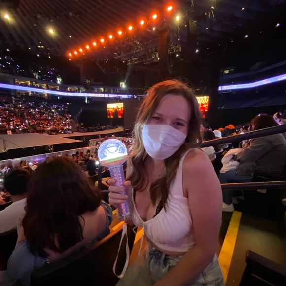 Meet your Posher, Laina - Picture 6 of 7